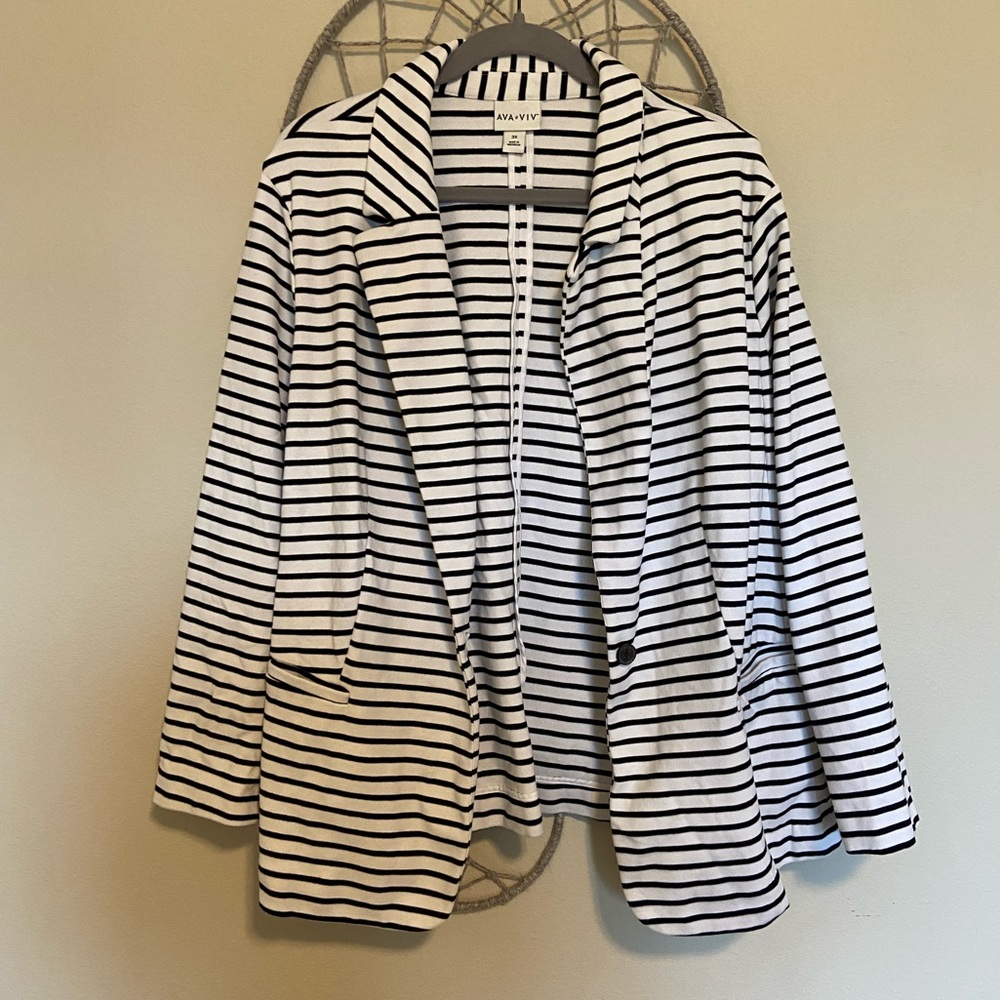 Ava and Viv Blazer